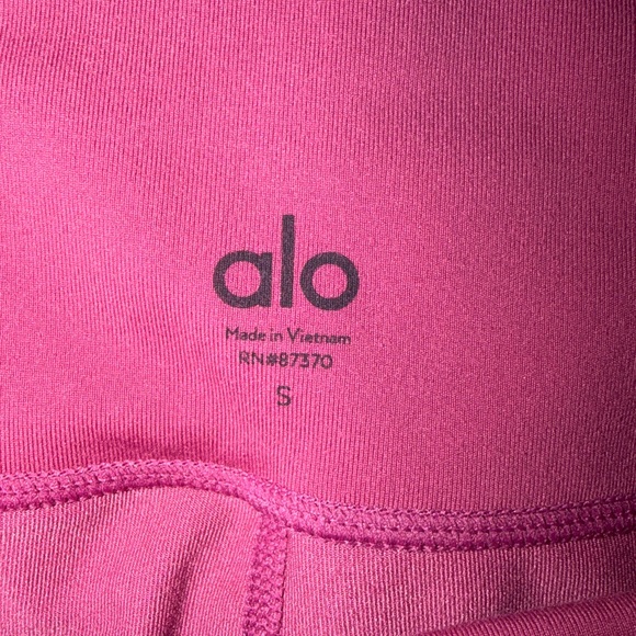 ALO Yoga Women's Pink High-Waist Shorts - Picture 4 of 4